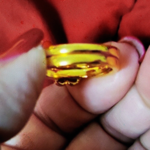 NWT 2PC Engagement setrhinestones heart shape, gold tone size 7 - Picture 5 of 9